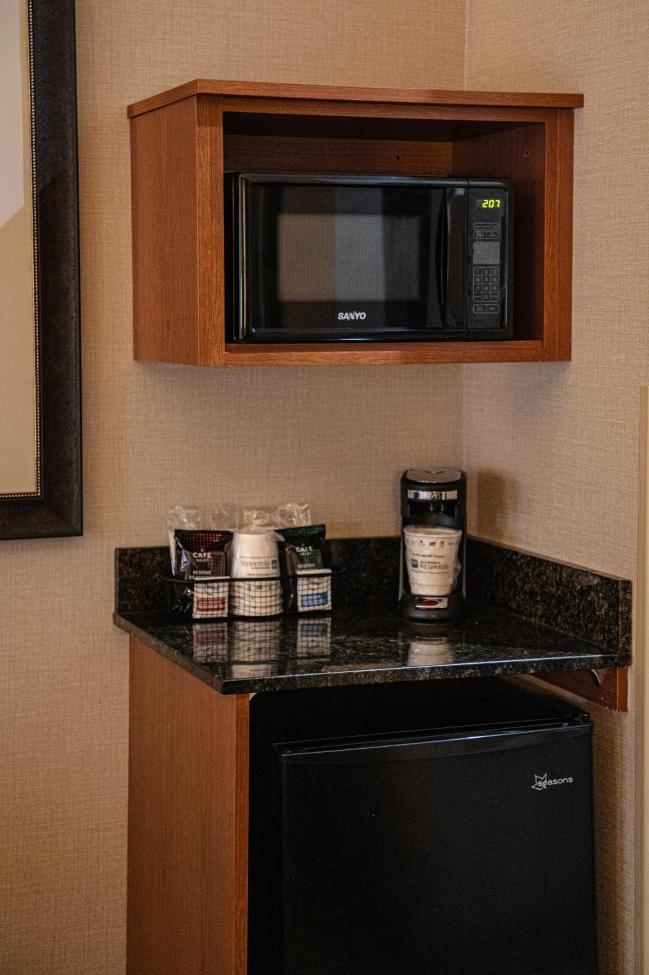 Best Western University Inn&Suites Forest Grove Exterior foto